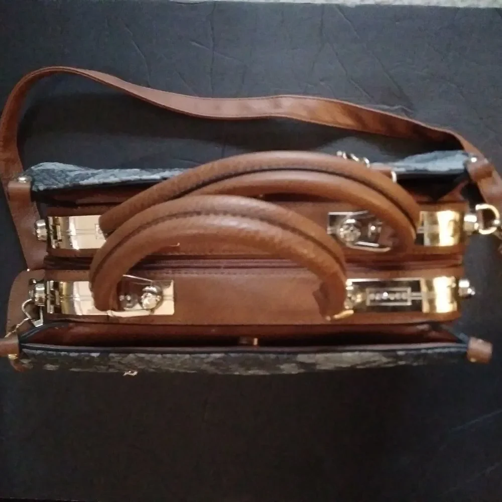 Diamond Pattern Handbag - Picture 3 of 6